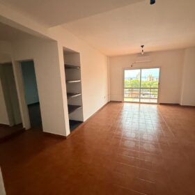 Alquiler Departamento Centrico 2 dormitorio Sobre Calle Sarmiento Esquina Colon.