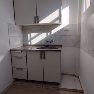 Alquila Departamento sobre Av. Roque Perez casi Av. Roca 1 Dormitorios. - Image 3