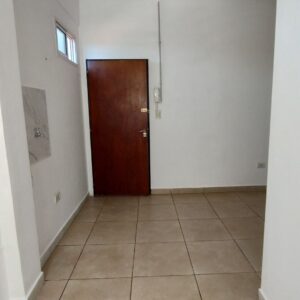 Alquila Departamento sobre Av. Roque Perez casi Av. Roca 1 Dormitorios. - Image 4