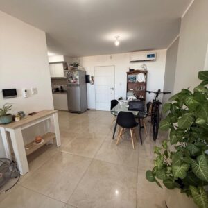 Alquila en el Edf . Alarif Trench un departamento de 1 Dormitorio