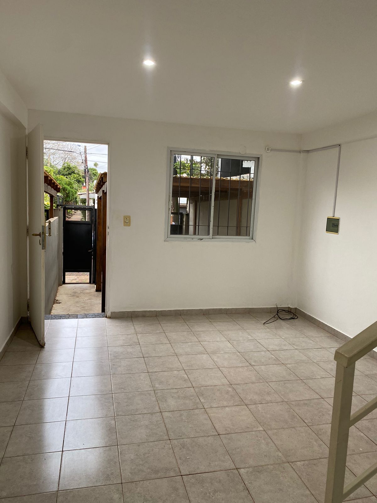 Alquila Casa tipo Duplex 2 dormitorios Z/Zapiola y Centenario - Image 4