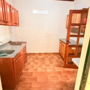 Alquila Casa de 2 Dormitorios z/ Av. Blas Parera y Av. San Martin - Image 3