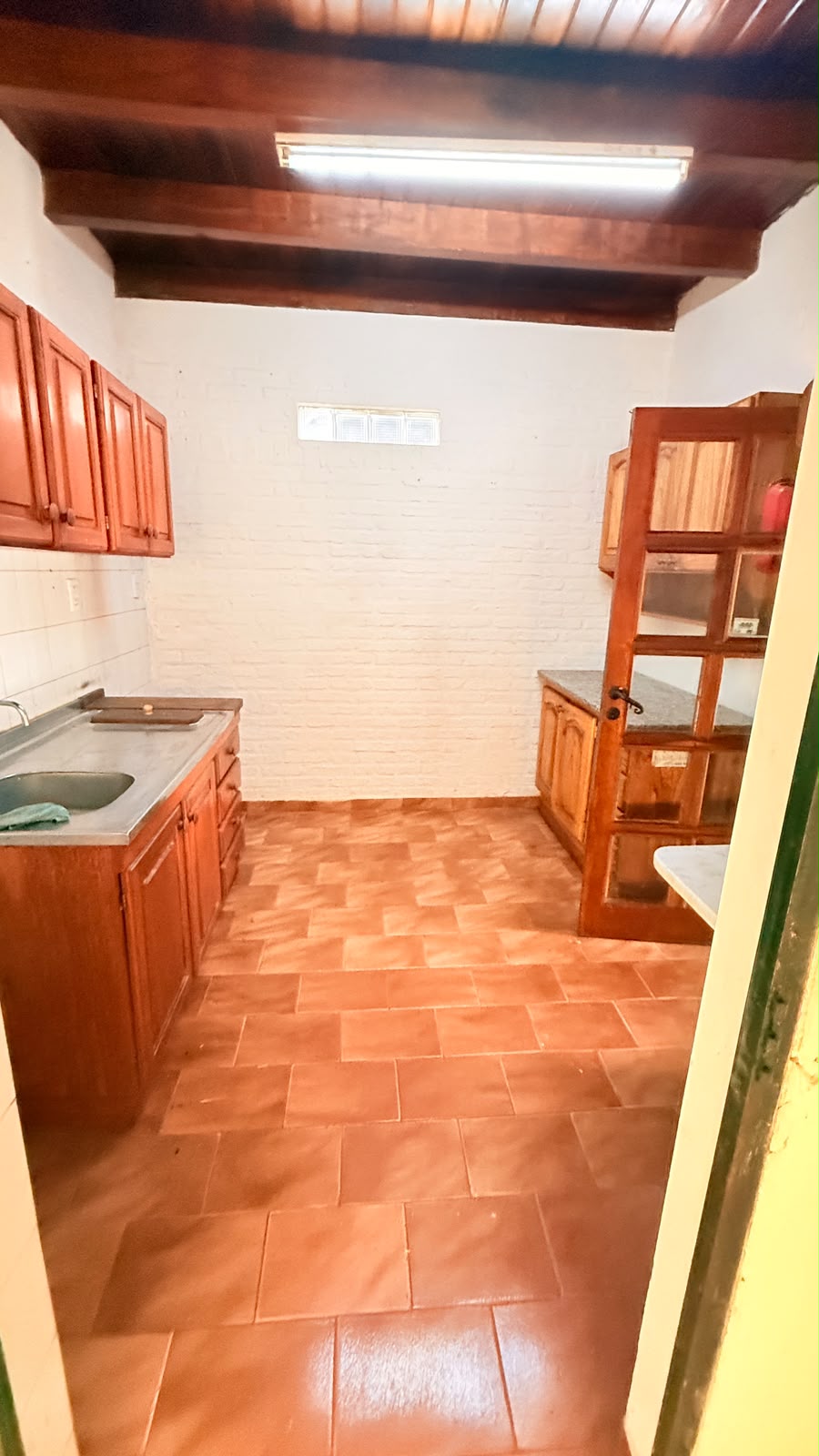 Alquila Casa de 2 Dormitorios z/ Av. Blas Parera y Av. San Martin - Image 3