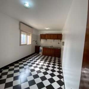 Vende Departamento de 2 Dormitorios sobre Calle Cordoba - Image 3