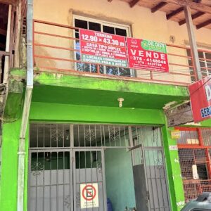 Propiedad Mixta sobre Av. Roque Pérez casi Corrientes | Terreno de 12,90 x 43,30 m con Locales y Departamentos - Imagen 3
