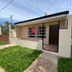 Casa en Alquiler de 2 dormitorios en B° Hermoso