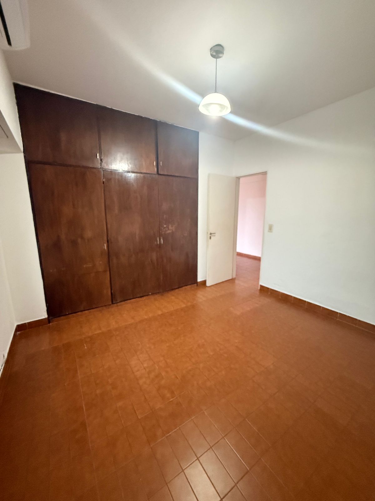 Alquiler Departamento Centrico 2 dormitorio Sobre Calle Sarmiento Esquina Colon. - Image 5