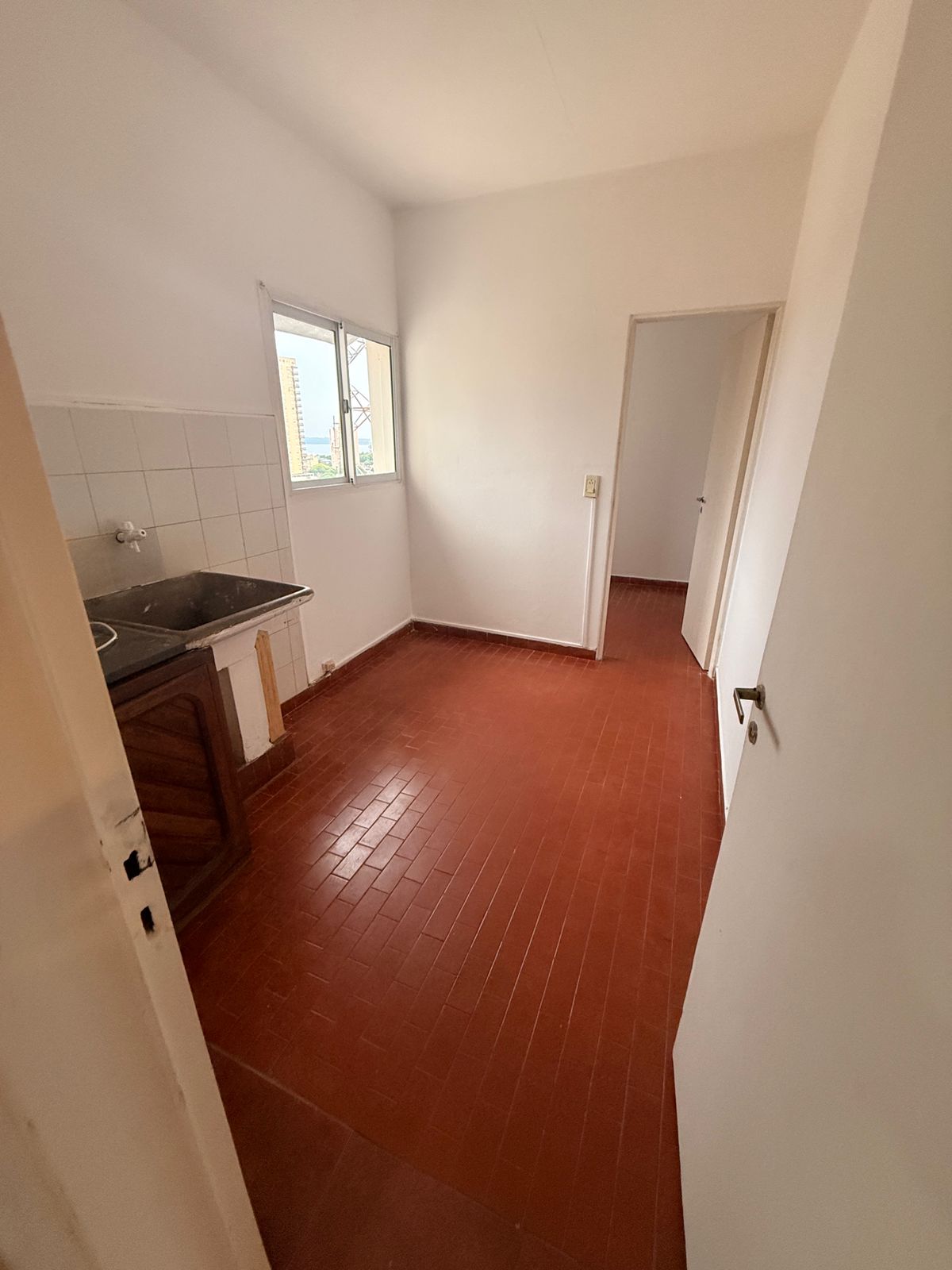 Alquiler Departamento Centrico 2 dormitorio Sobre Calle Sarmiento Esquina Colon. - Image 6