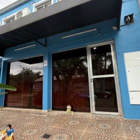Alquila Local en  Z/ Sta Catalina y Centenario con 30m2 Aprox