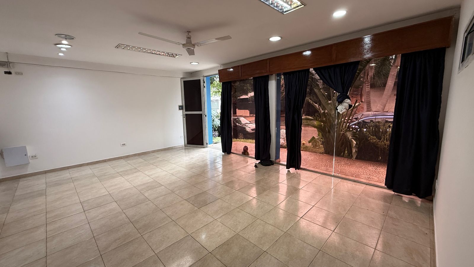 Alquila Local en Z/ Sta Catalina y Centenario con 30m2 Aprox - Image 7