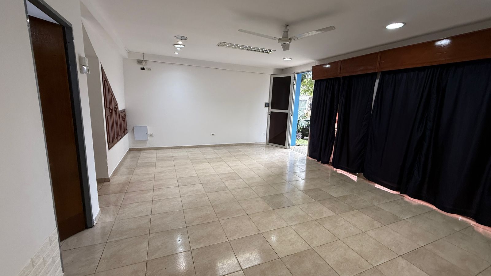 Alquila Local en Z/ Sta Catalina y Centenario con 30m2 Aprox - Image 6